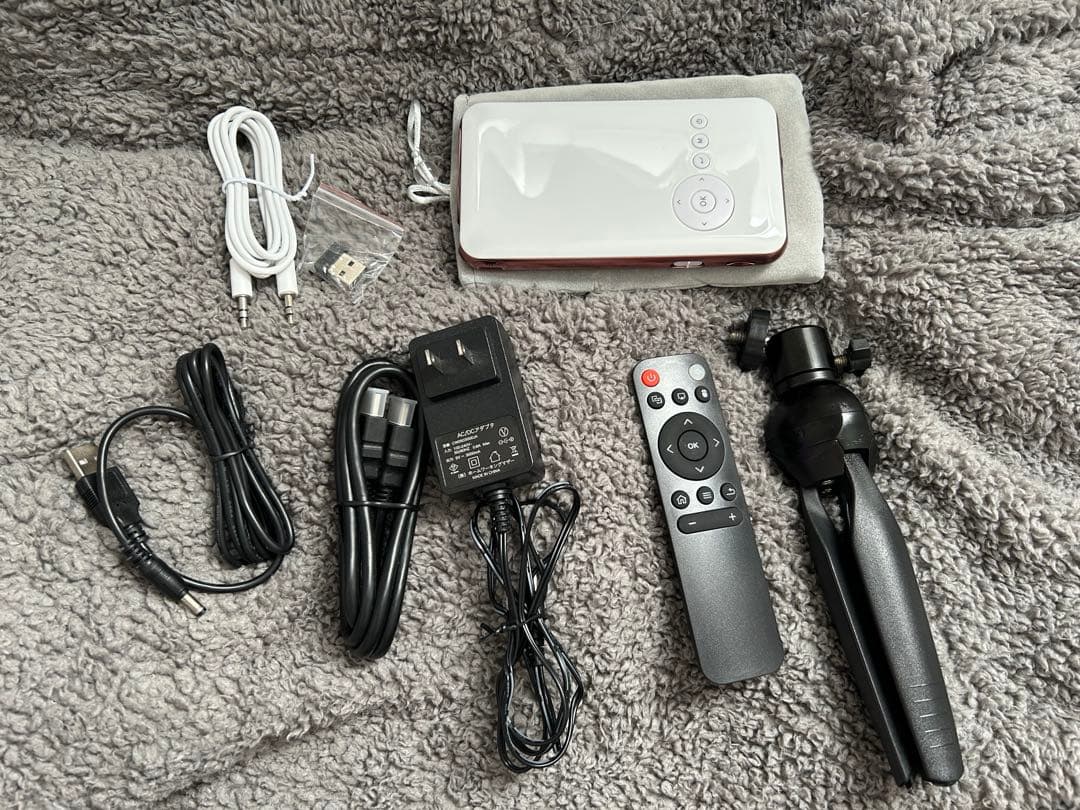 （未使用）カベーニ　KABÉNI ミニスマートプロジェクター ミニプロジェクター