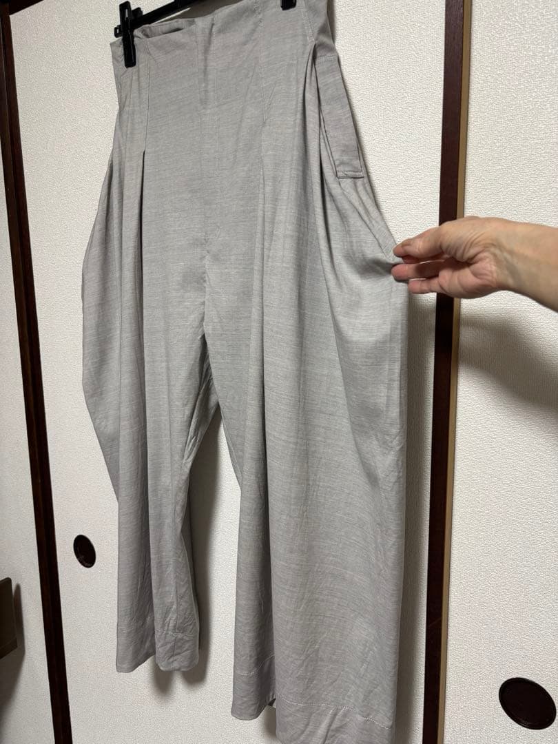 divka ハイウェスト立体パンツ