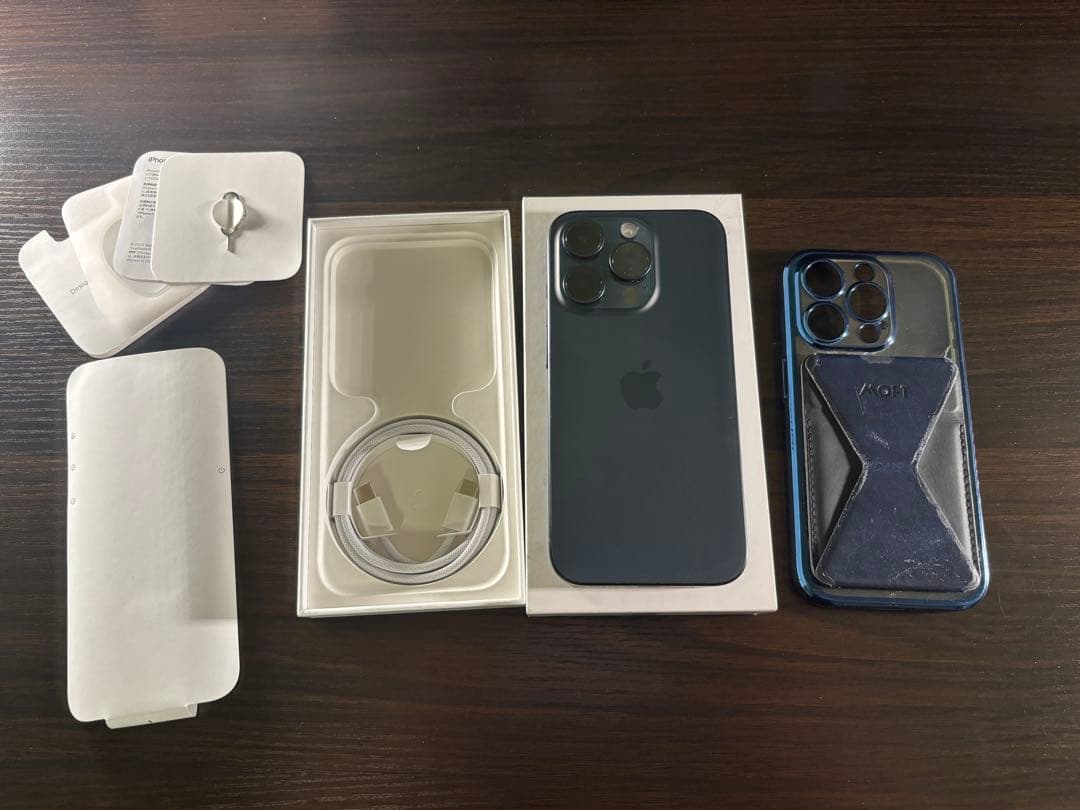 【極上美品/本体傷なし】iPhone15Pro256GB★Moft X＆ケース付