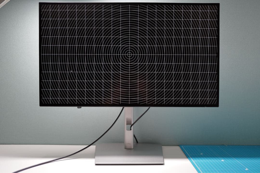 Dell U2723QX 27インチ 4K USB-C モニター U2723QE