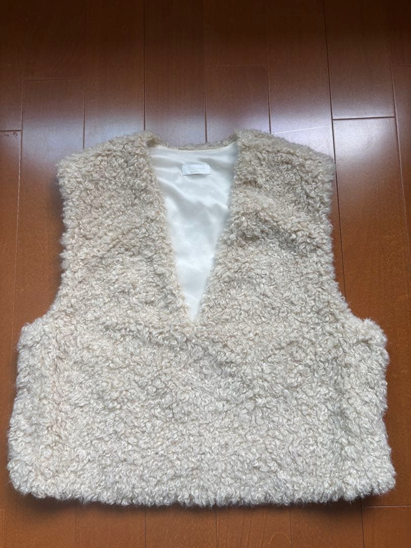 今季新作 Ballseyミックスファー Vネックベスト　ベージュ