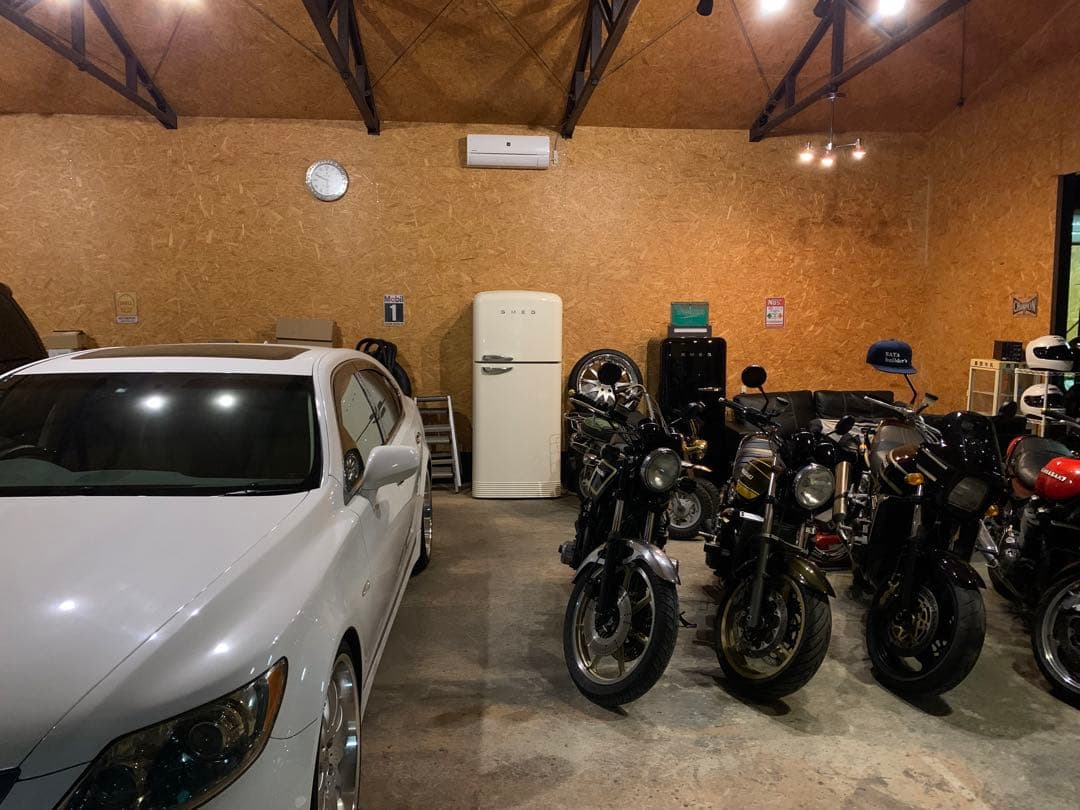 SMEG（スメッグ）社製冷凍冷蔵庫　クリーム 100V FAB50P 右開き