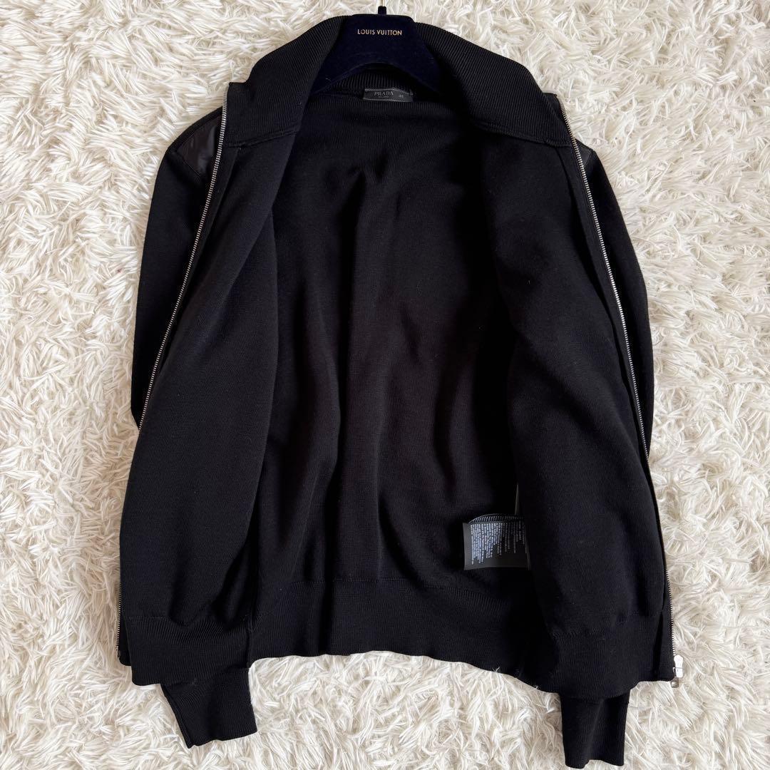 美品　プラダ　ドライバーズニット　三角プレート　ブラック　Mサイズ　現行