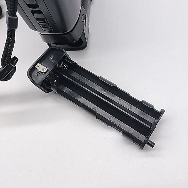 Nikon F90X MB-10バッテリーパック付き