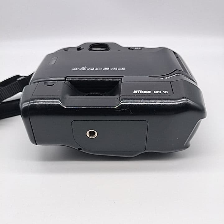 Nikon F90X MB-10バッテリーパック付き