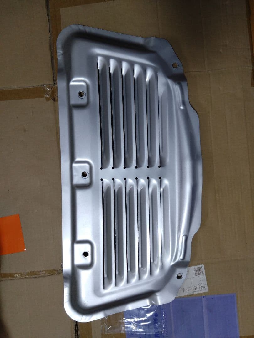 コルト ラリーアート Ver.R Z27AG 　エンジンフードフィンパネル