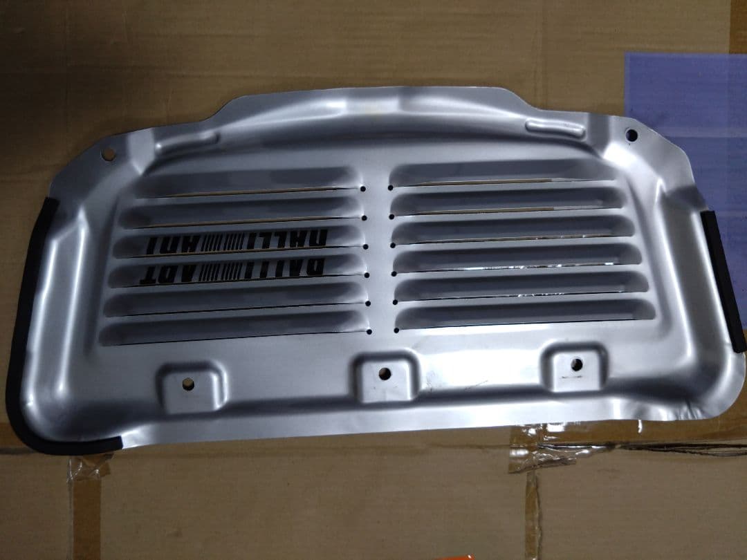 コルト ラリーアート Ver.R Z27AG 　エンジンフードフィンパネル