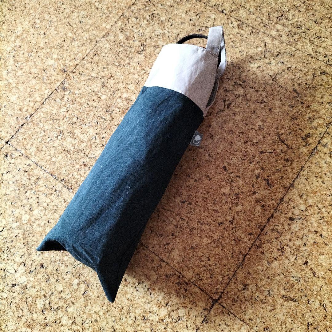 サンバリア100 三段折　完全遮光　黒×ベージュピンク　収納袋つき　男女兼用