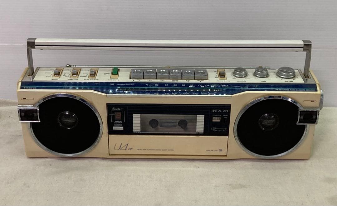 レトロ SANYO ラジオ カセット プレイヤー MR-U4SF