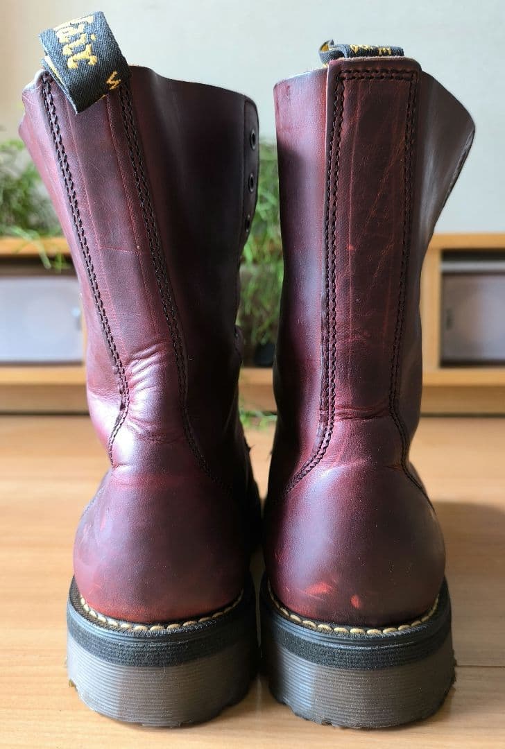 Dr.Martens 10ホール オイルドレザーブーツ 厚底