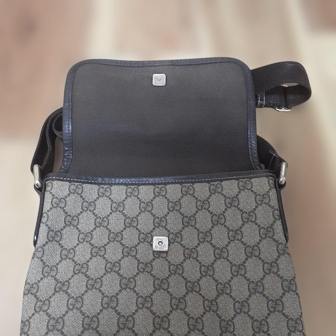 Gucci グレー GGパターン ショルダーバッグ