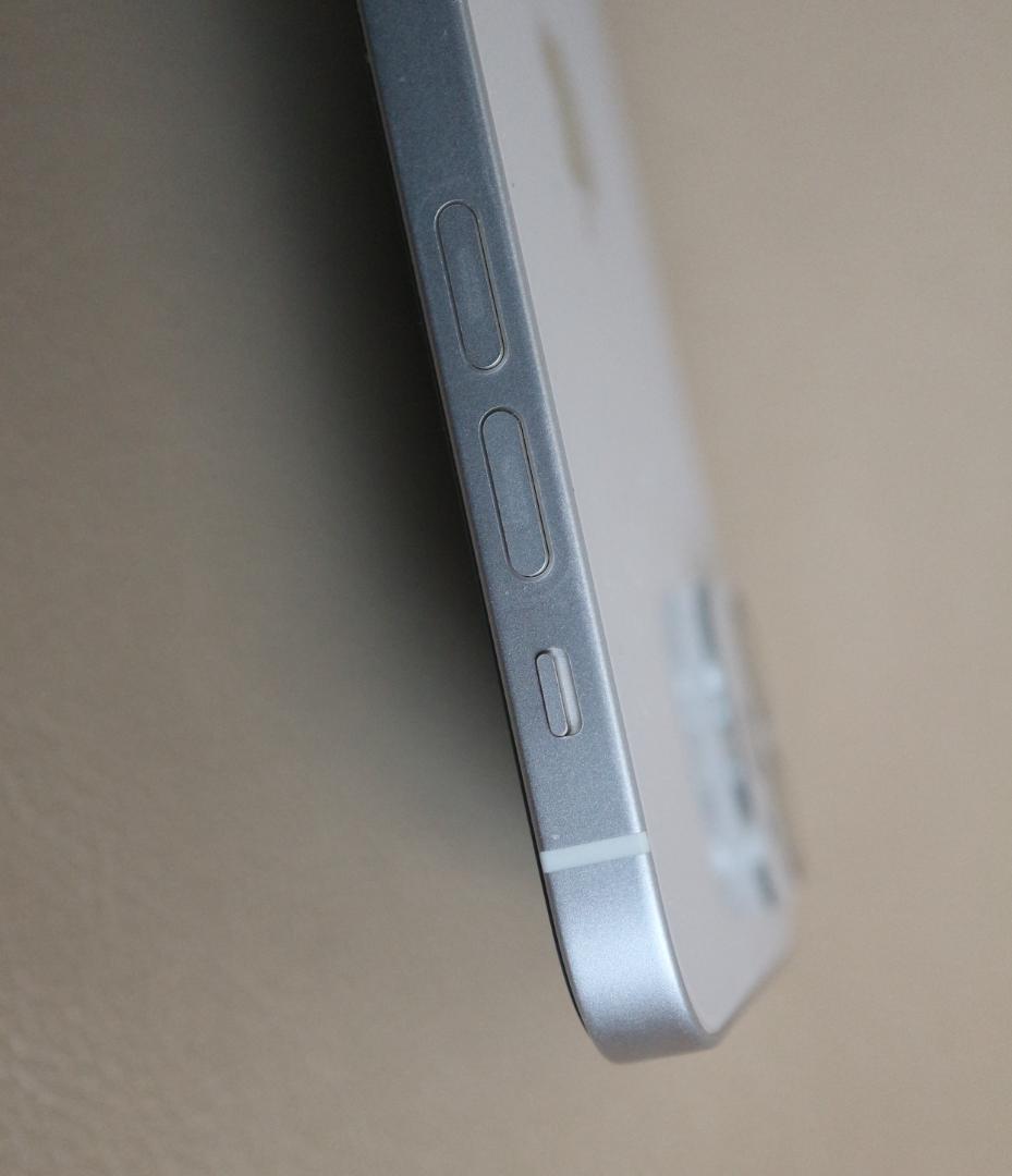 iphone12、64GB、白、SIMフリー、手帳型カバー、液晶保護フイルム付き