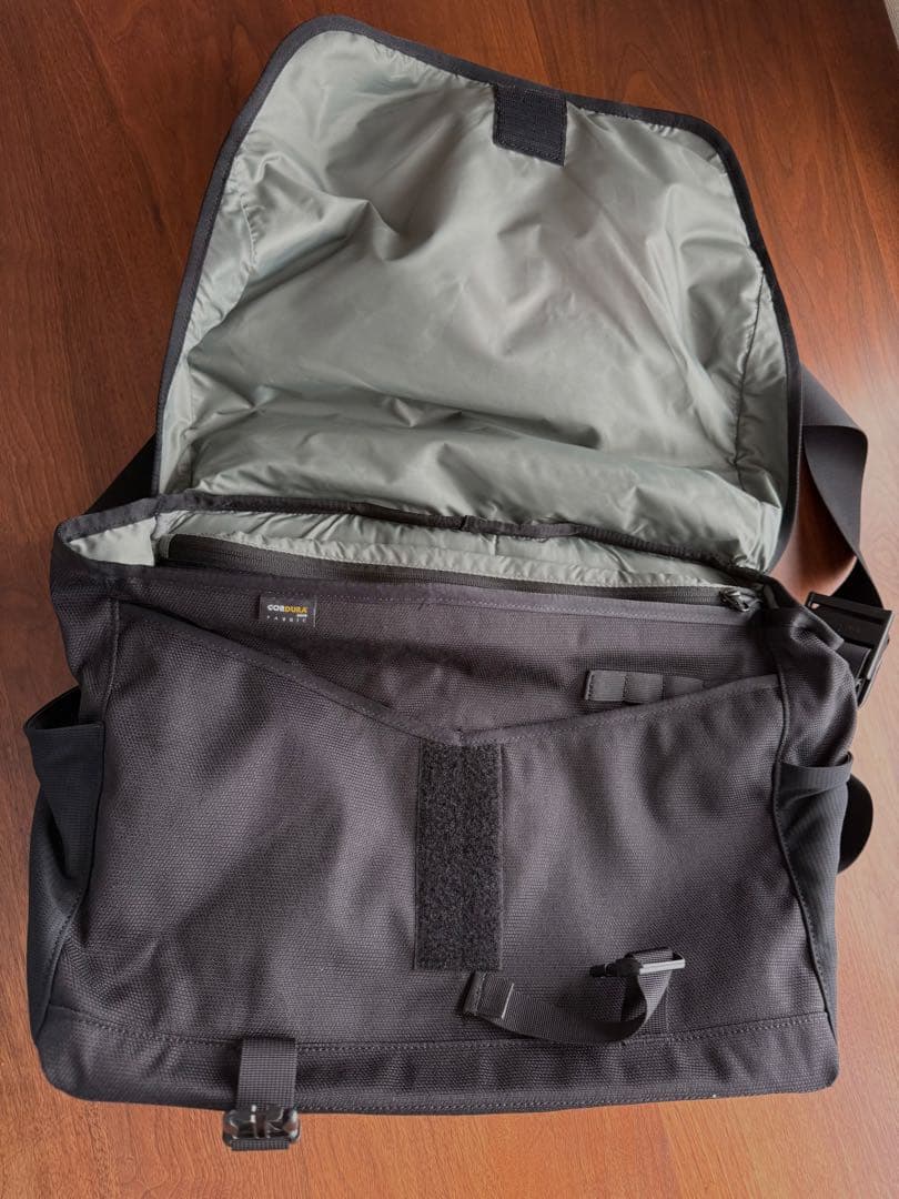 アクセサリー BROMPTON METRO BAG MESSENGER 23L