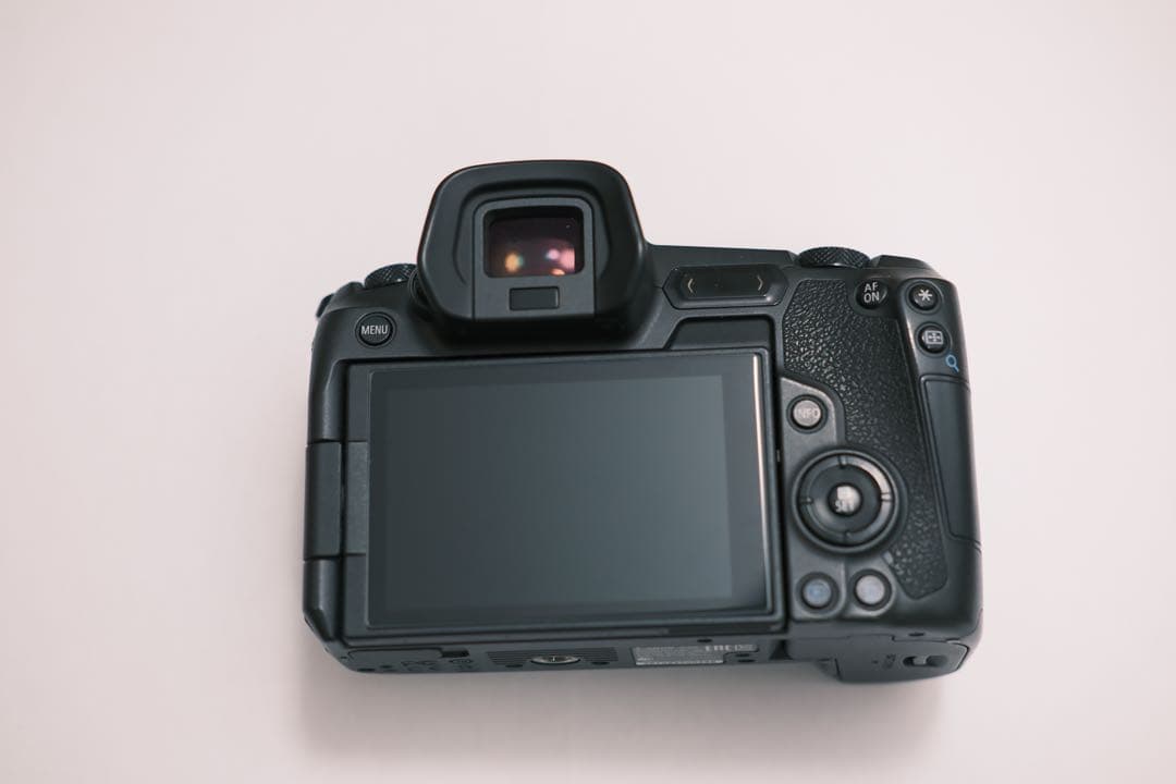 Canon EOS R ボディ　　BG-22