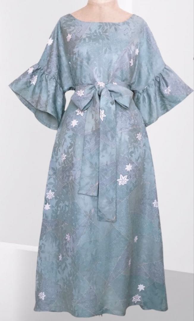 着物リメイクワンピース　水色　紅葉