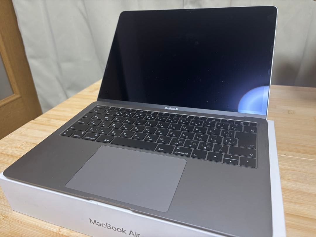 【極美品】2019 MacBookAir13インチ 256gb