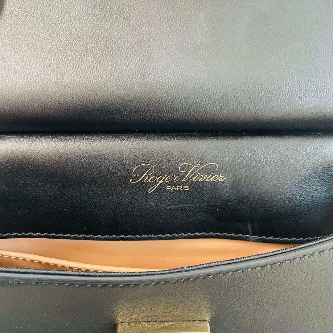 ロジェヴィヴィエ・ビジュー付き黒パーティーバッグ(超美品)✨