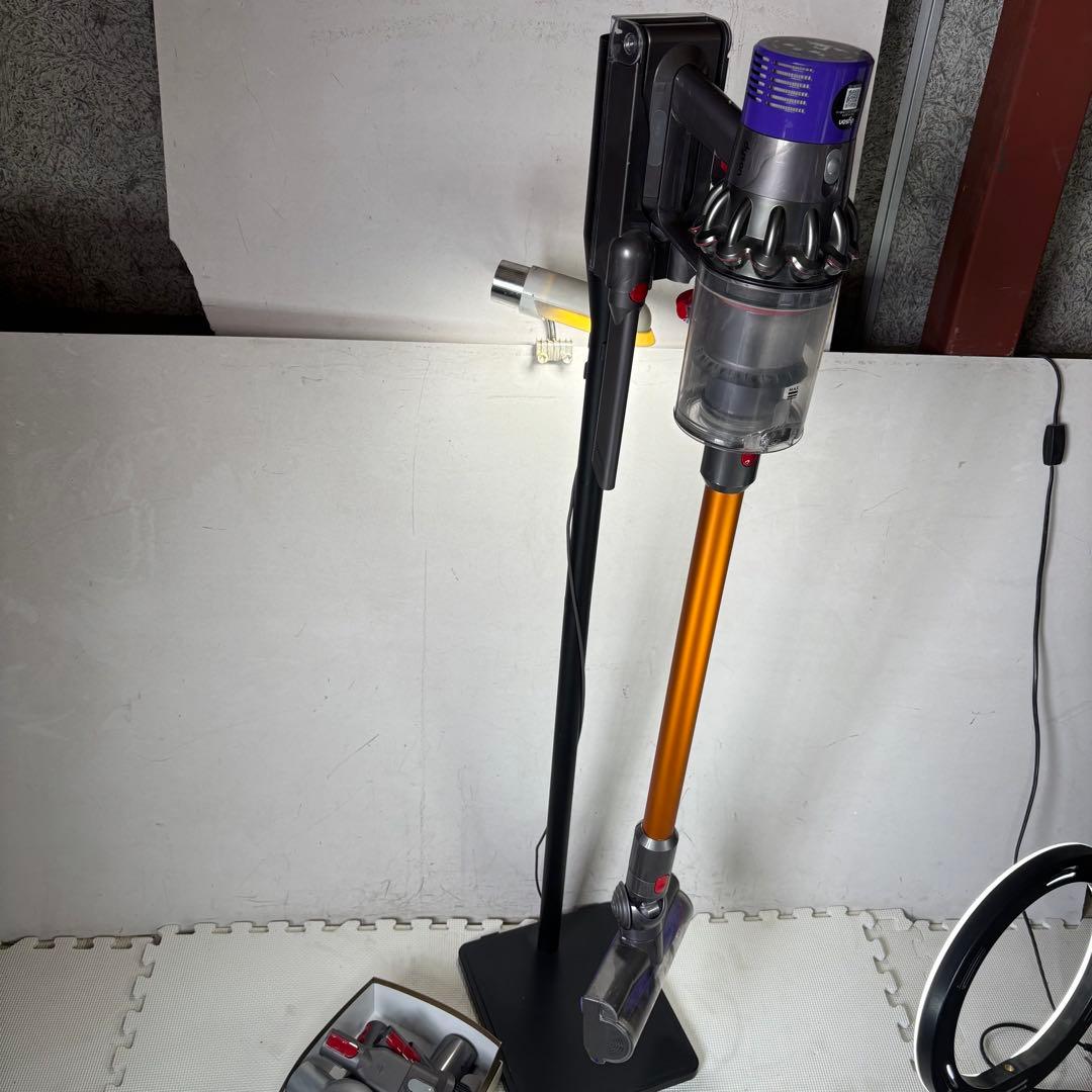 ダイソン　SV12 スティッククリーナー スタンド付き