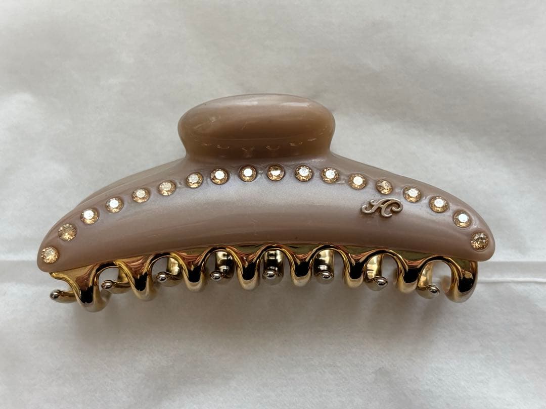 アッカ　ヘアクリップ　ティアラクイーン　ミディアム