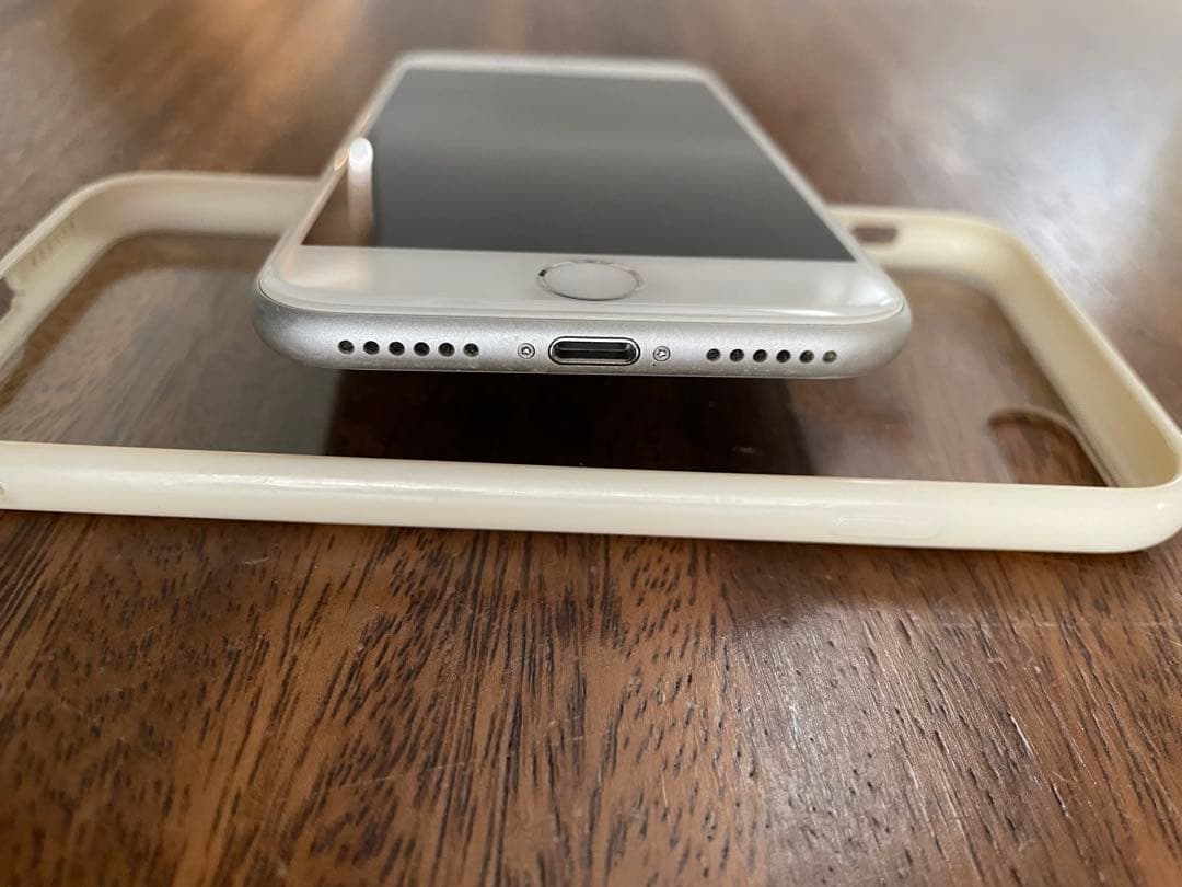 Apple iPhone 8 ホワイト 本体