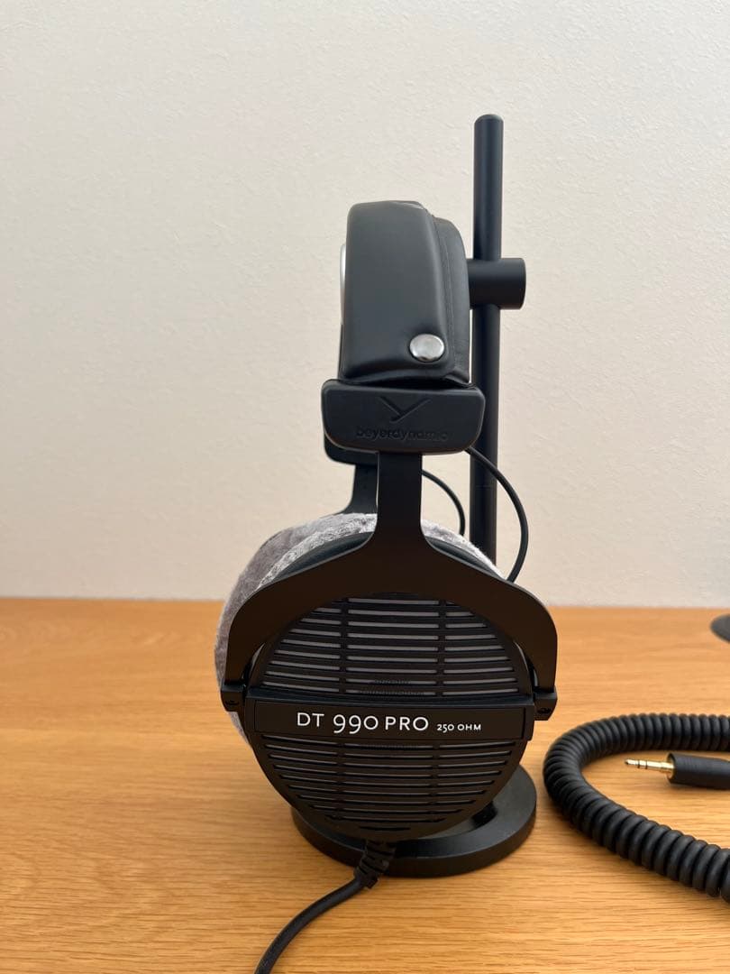 新品同様 beyerdynamic DT990 PRO ヘッドホン 250Ω
