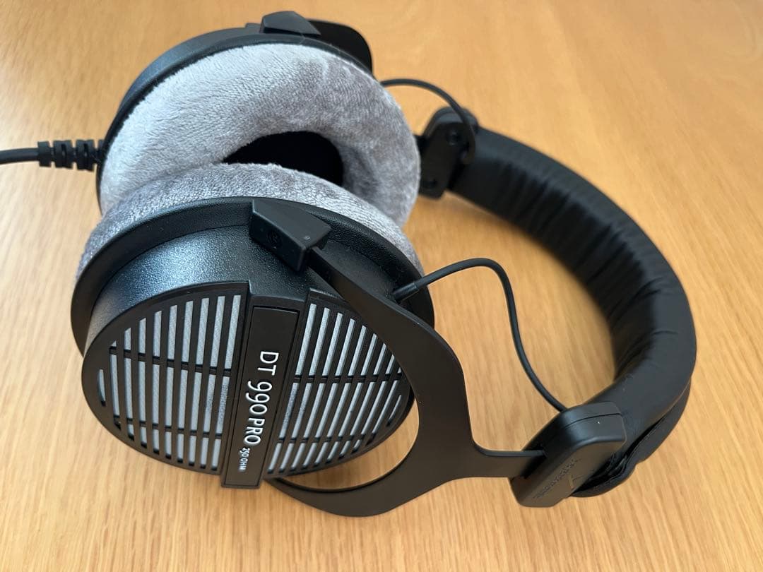 新品同様 beyerdynamic DT990 PRO ヘッドホン 250Ω