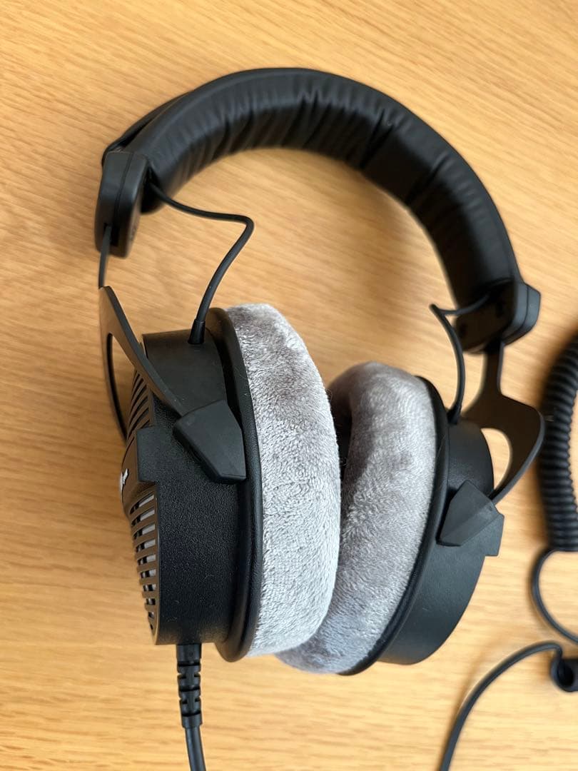新品同様 beyerdynamic DT990 PRO ヘッドホン 250Ω