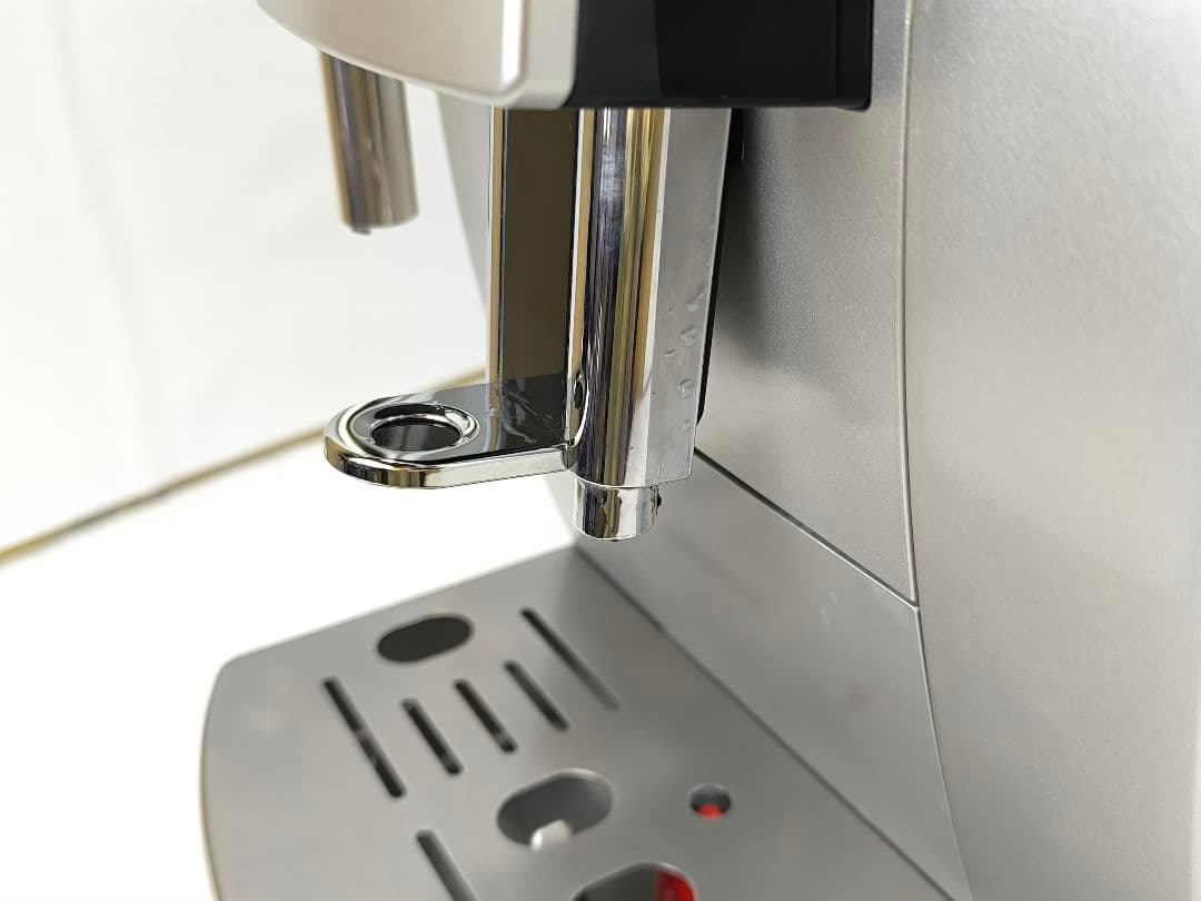 デロンギマグニフィカS コンパクト全自動コーヒーマシン　ECAM23420SBN