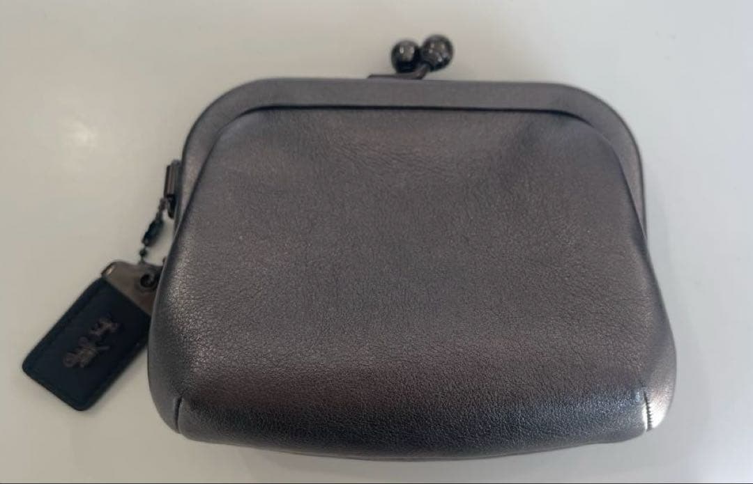 美品　COACH スタースタッズ付き　がま口　ケース