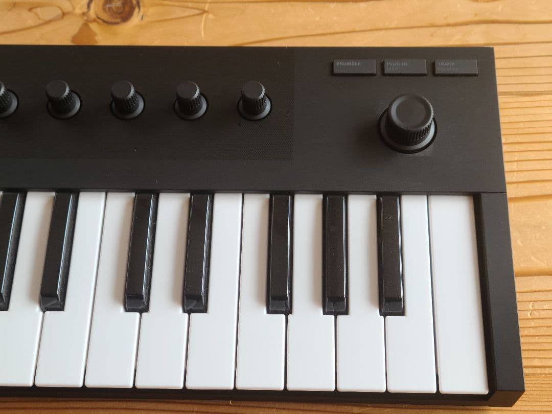 DTM・DAW NATIVE INSTRUMENTS KOMPLETE KONTROL M32