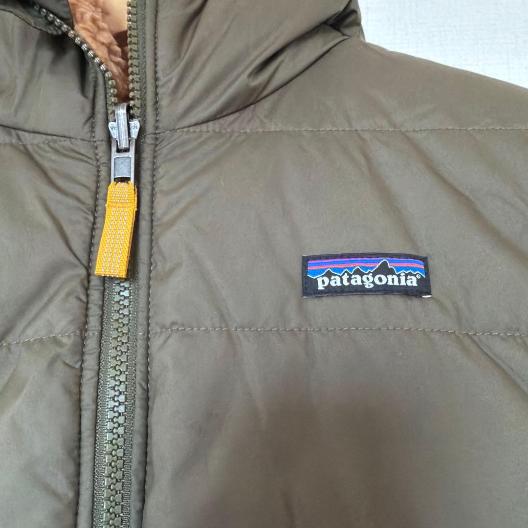 patagonia フード付きボアキルティングジャケット（リバーシブル）