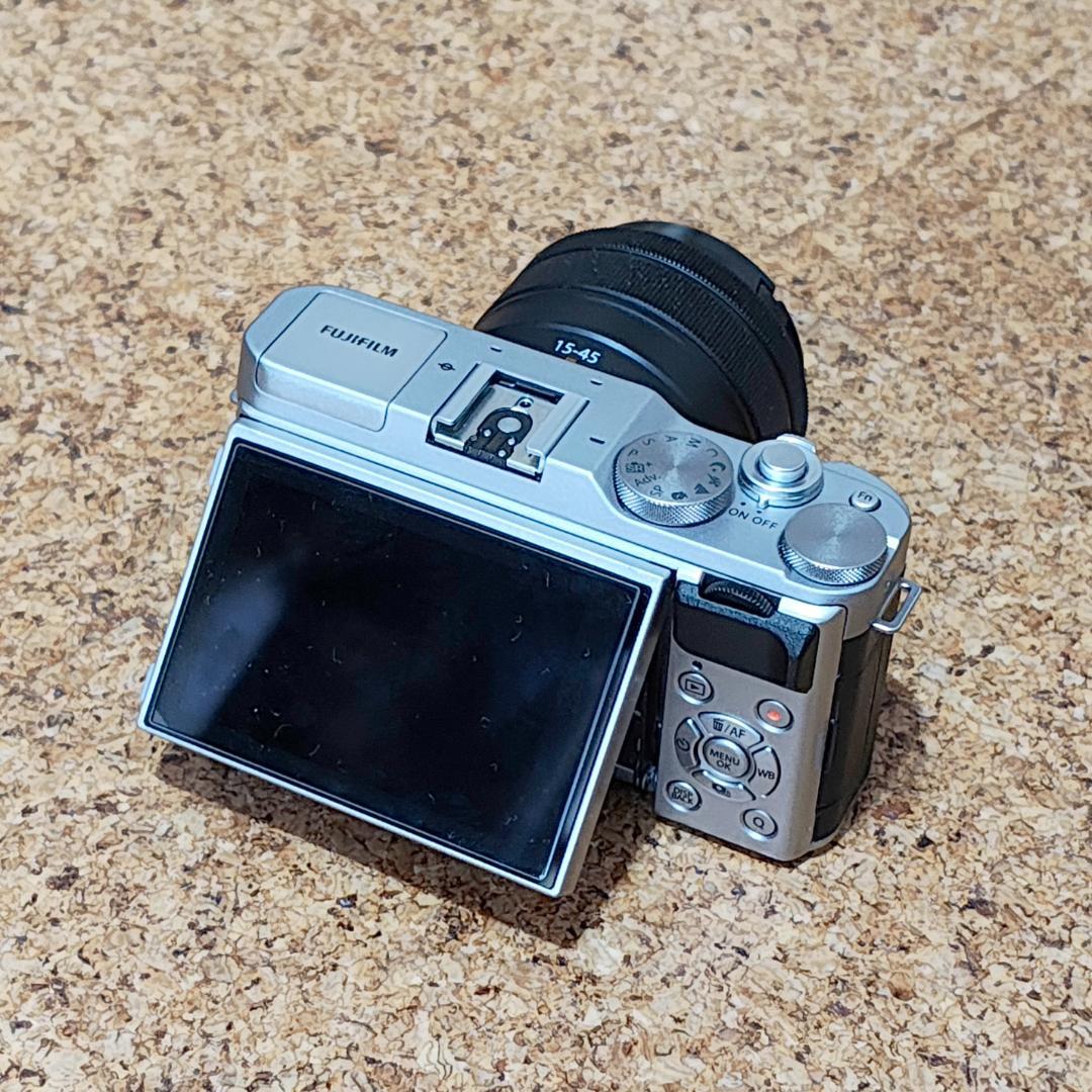 Fujifilm X-A3ミラーレス一眼 レンズつき