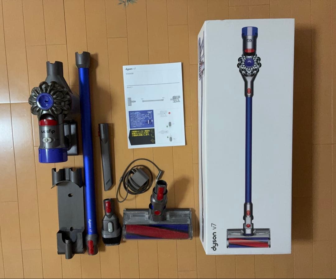 Dyson V7 スティッククリーナー 本体、付属品、取扱説明書、箱