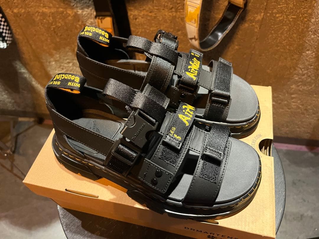 ドクター・マーチンのサンダル 約26.5cm 未使用品！Dr.Martens
