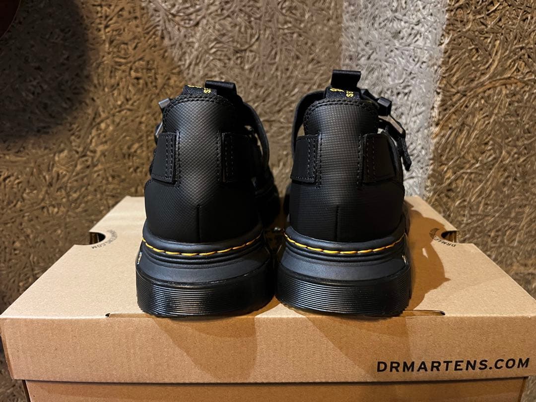 ドクター・マーチンのサンダル 約26.5cm 未使用品！Dr.Martens