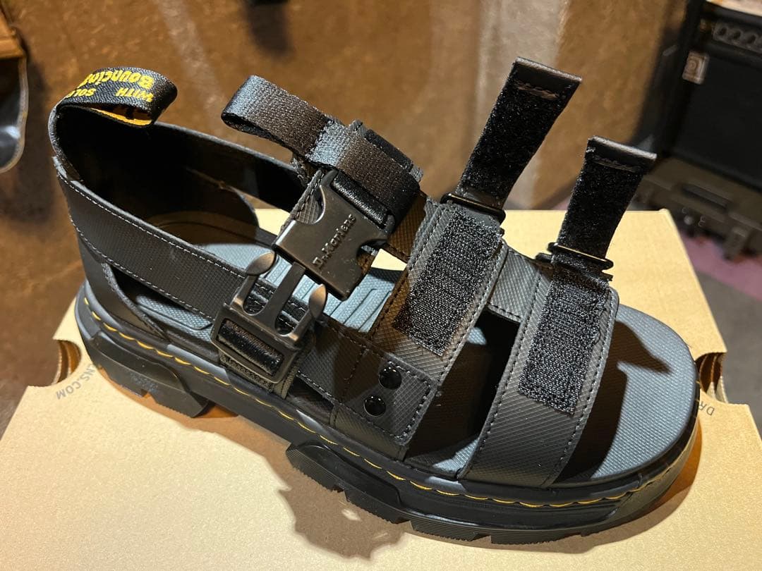 ドクター・マーチンのサンダル 約26.5cm 未使用品！Dr.Martens