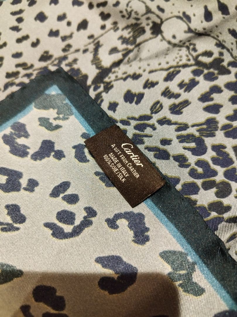 Cartier ヒョウ柄 シルクスカーフ