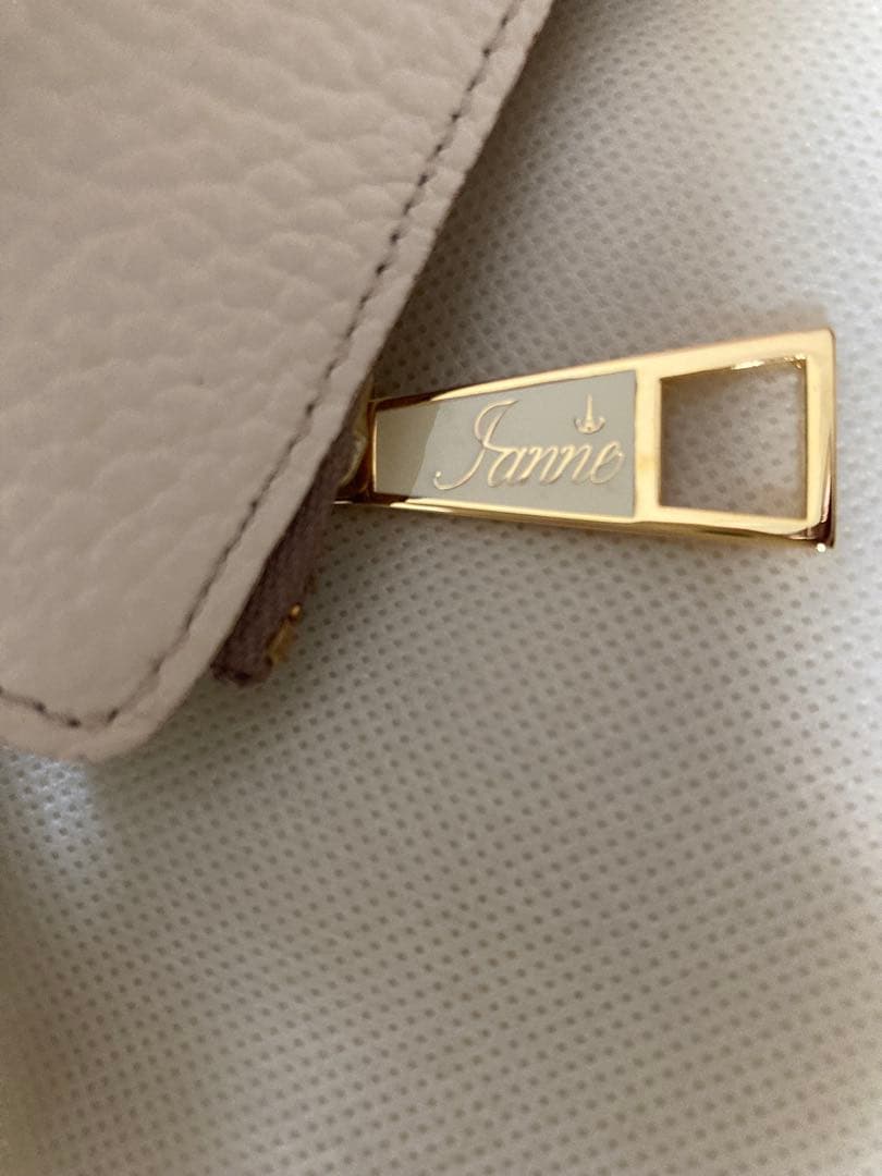 み*い様 未使用　IANNE イアンヌ　ポリーヌ　クラッチバッグ　ショルダーバッ