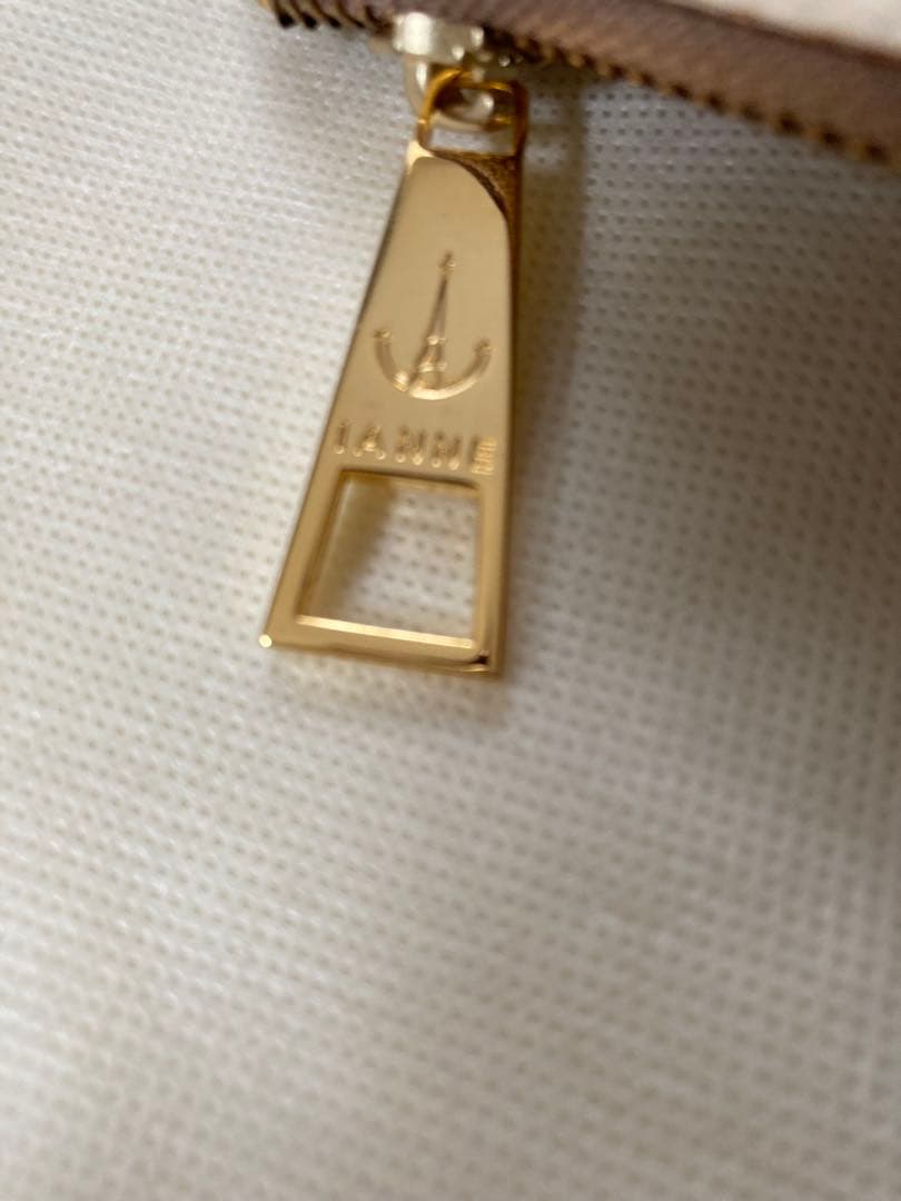 み*い様 未使用　IANNE イアンヌ　ポリーヌ　クラッチバッグ　ショルダーバッ