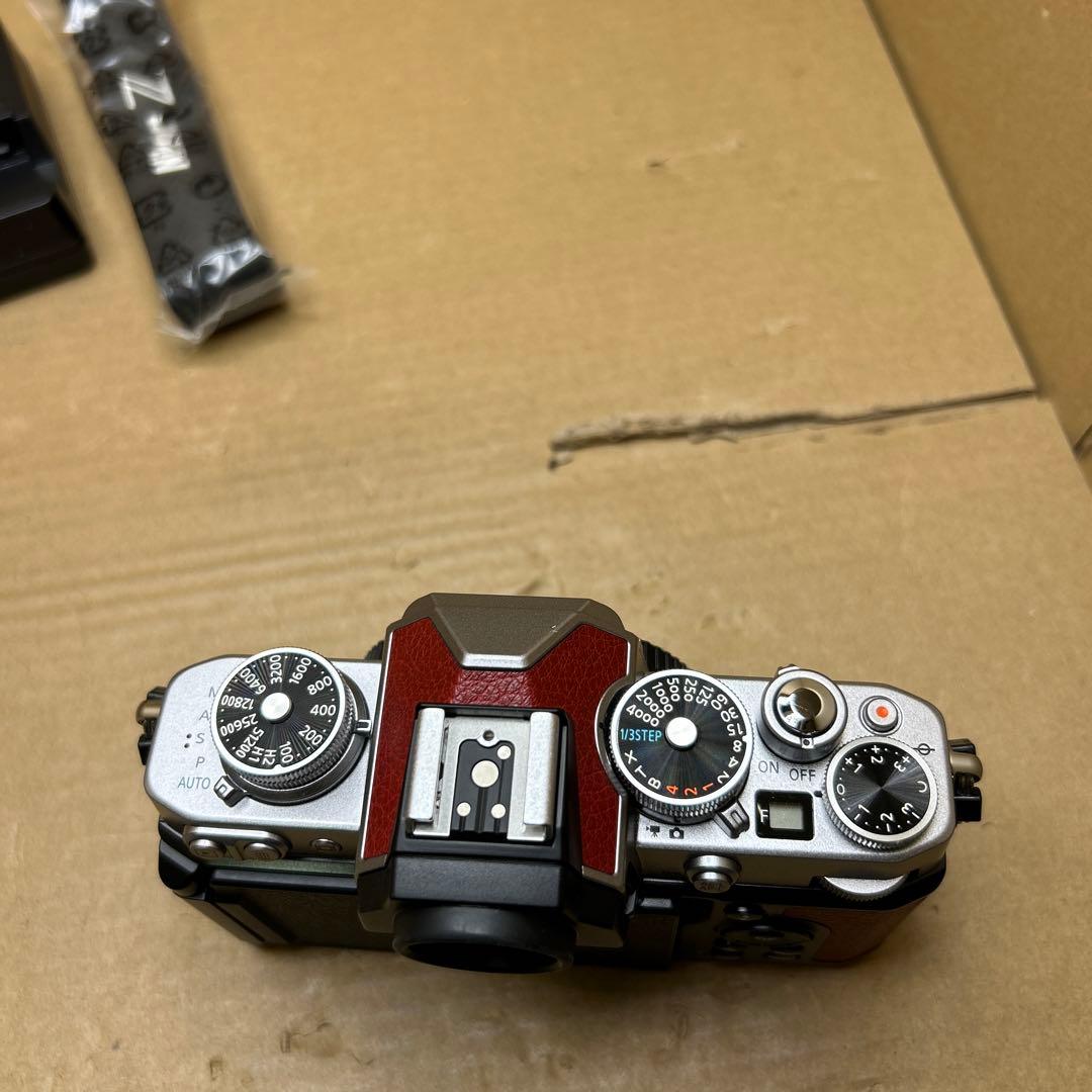 Nikon ミラーレス一眼カメラ Z fc ボディ Zfc レッド