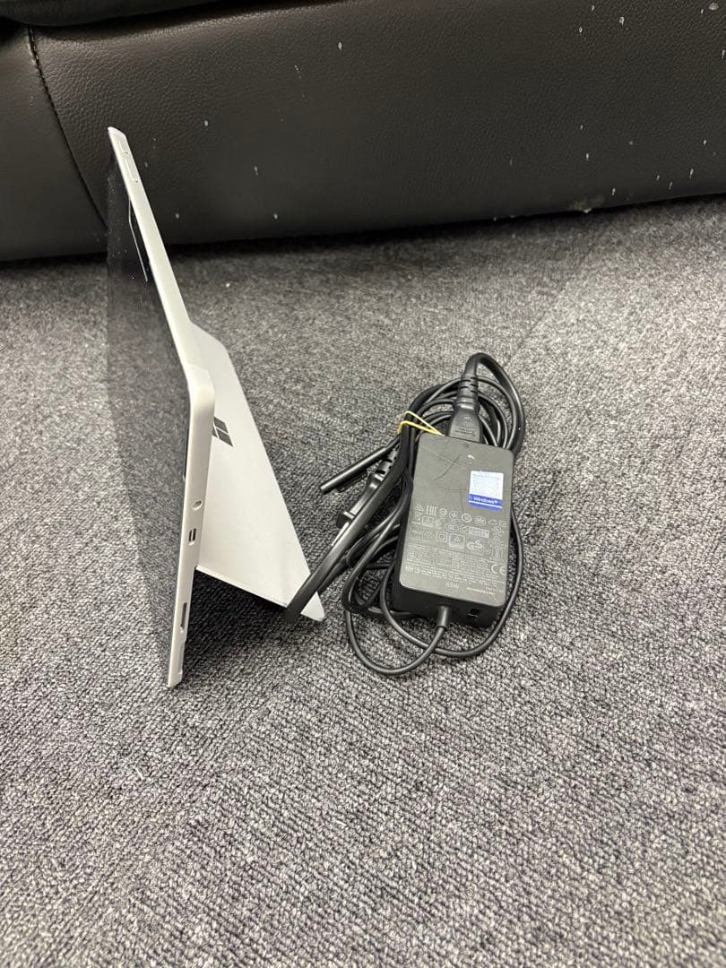 Microsoft Surface Go 2 本体＋充電器付き