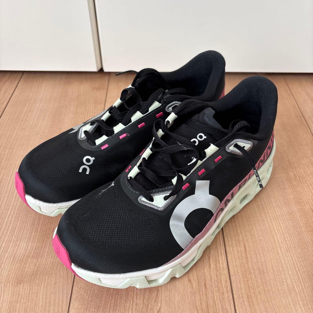 【匿名配送】オン クラウドモンスター ハイパー 25.5cm