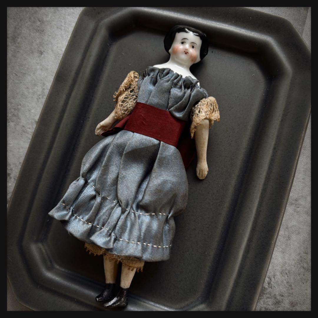 アンティーク 小さなチャイナヘッドドール　 フラットトップ　クラシカルスタイル