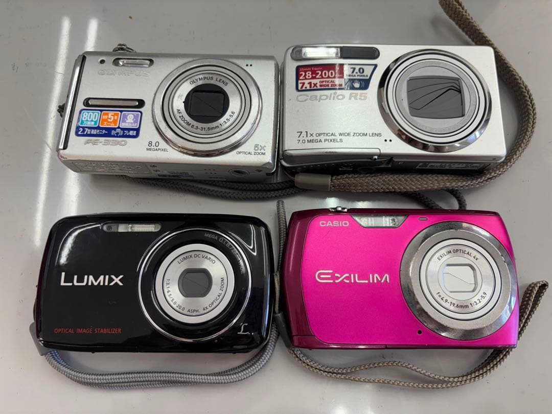 デジタルカメラ　ジャンク品　4台＋ポラロイドカメラ