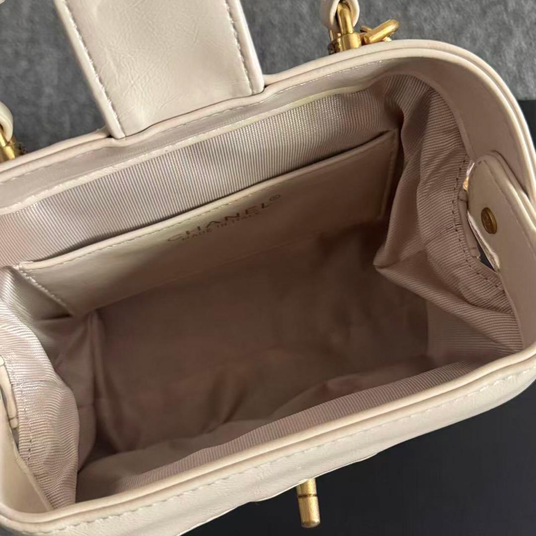 VIP限定 ノベルティ チェーン ショルダーバッグ ハンドバッグ ホワイト