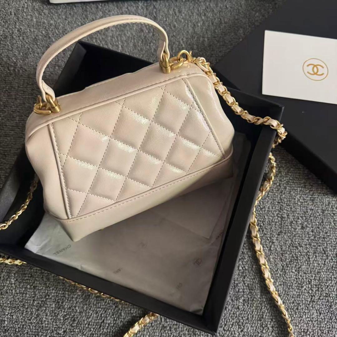 VIP限定 ノベルティ チェーン ショルダーバッグ ハンドバッグ ホワイト