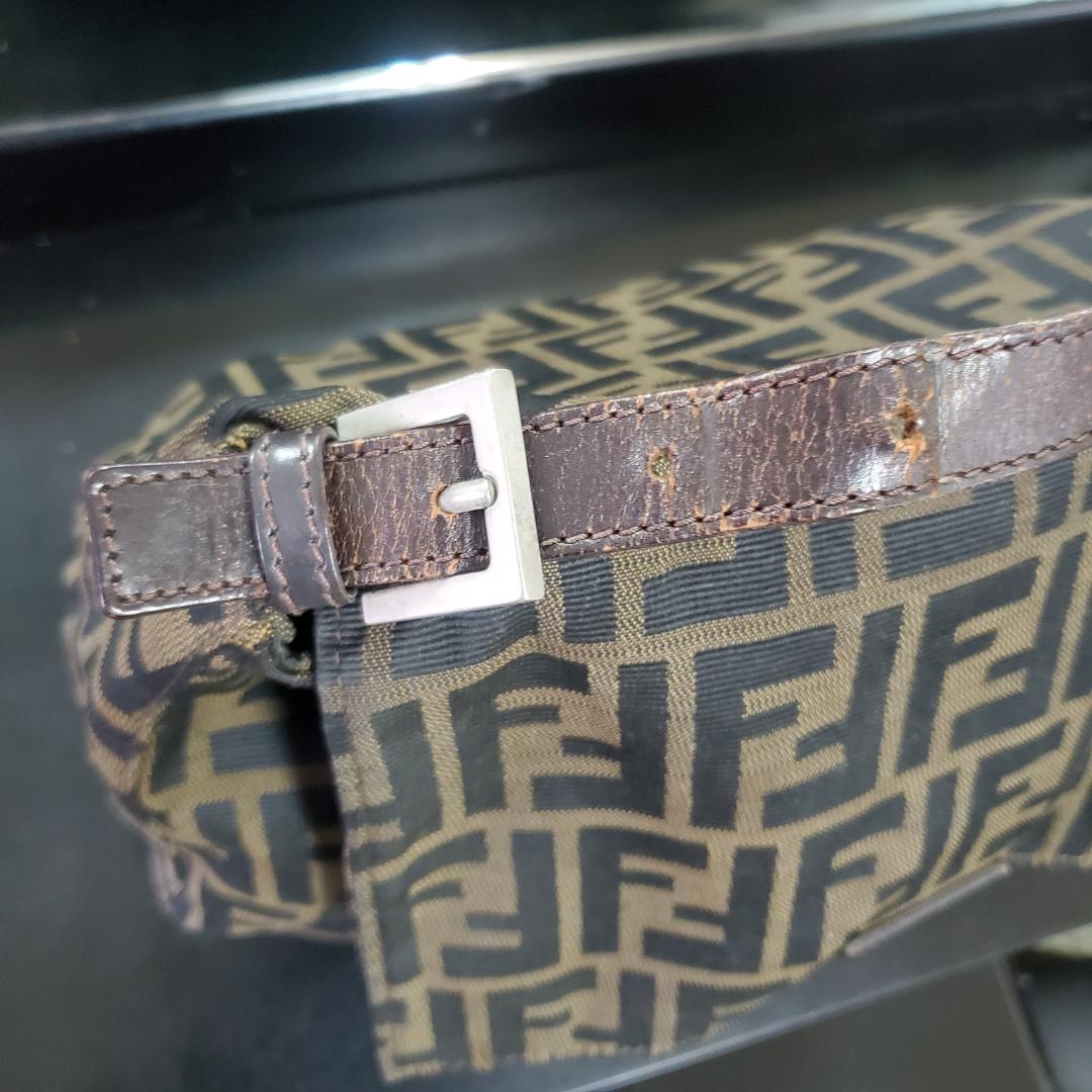 Fendi ロゴプリント ショルダーバッグ