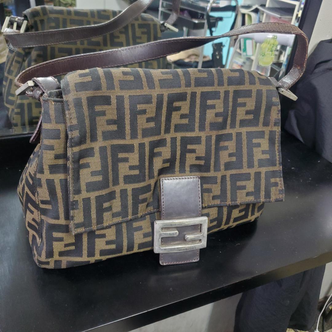 Fendi ロゴプリント ショルダーバッグ