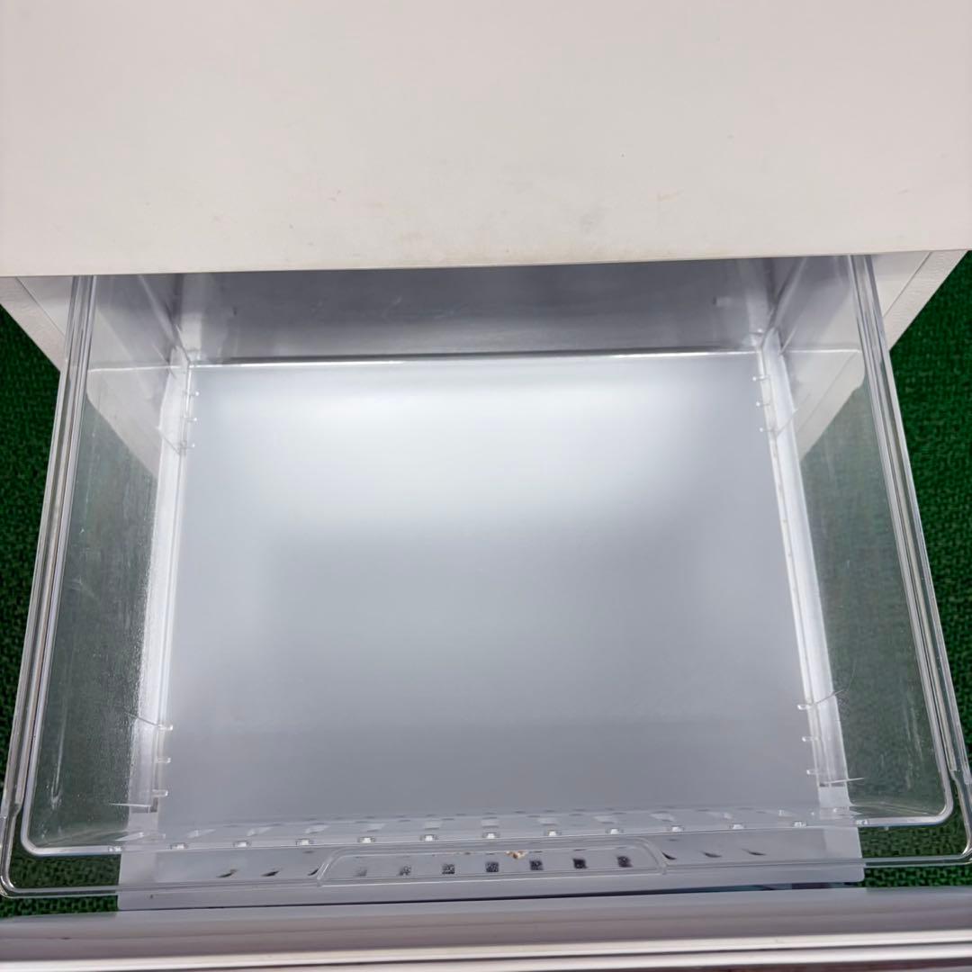 652 マッドデザイン　冷蔵庫　200L弱　小型　洗濯機も有　一人暮らし　格安