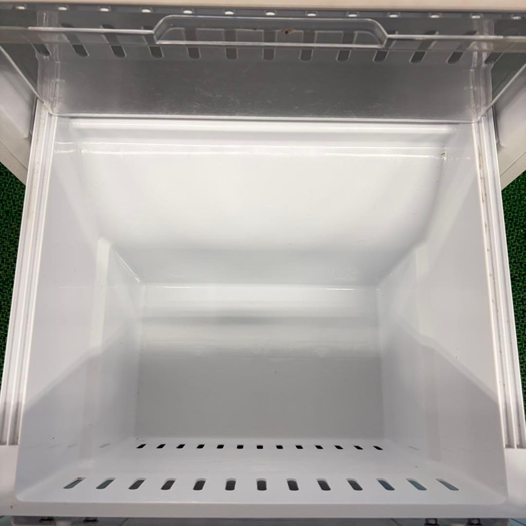 652 マッドデザイン　冷蔵庫　200L弱　小型　洗濯機も有　一人暮らし　格安